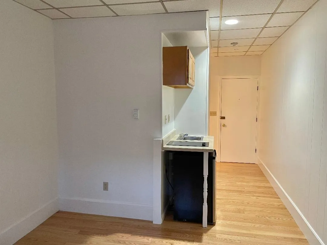 272 Newbury St, Back Bay