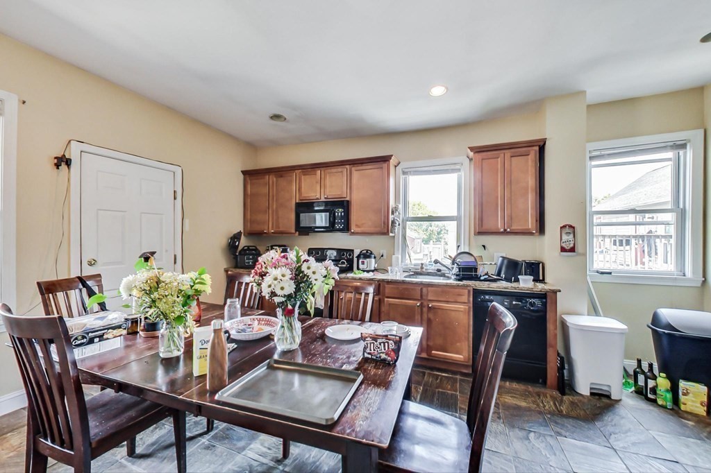 47 Hillside St, Mission Hill