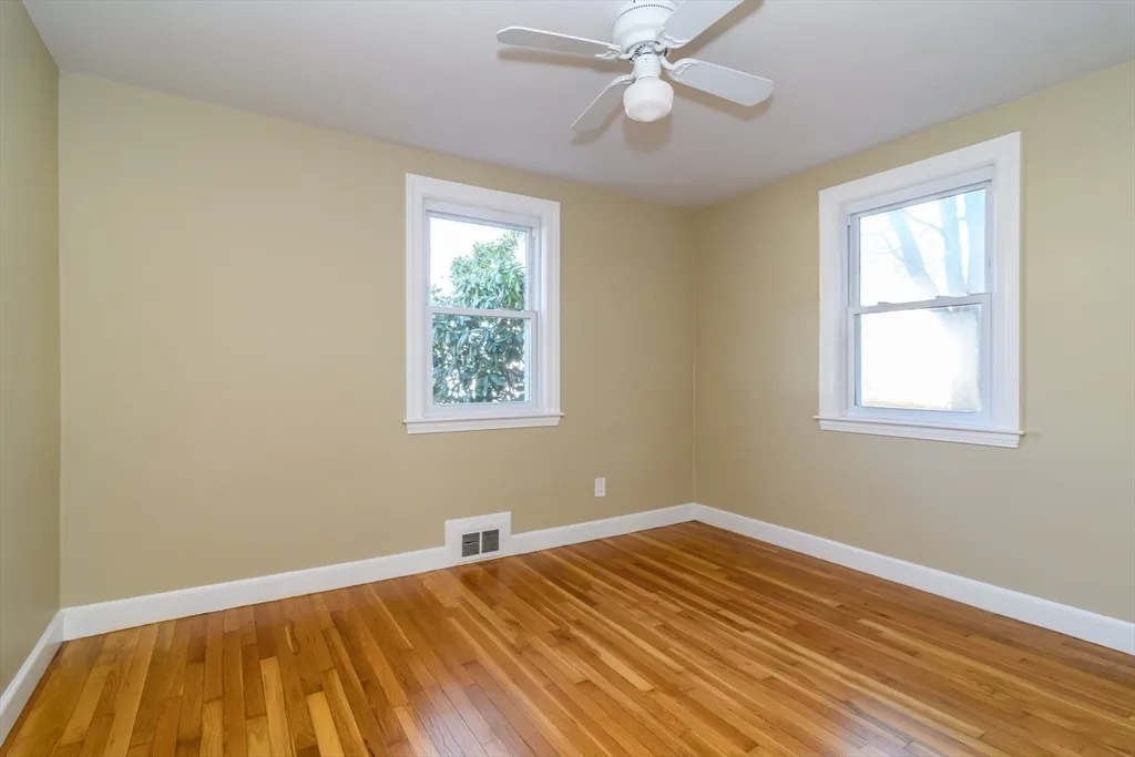 7 Ferndale Rd, Natick