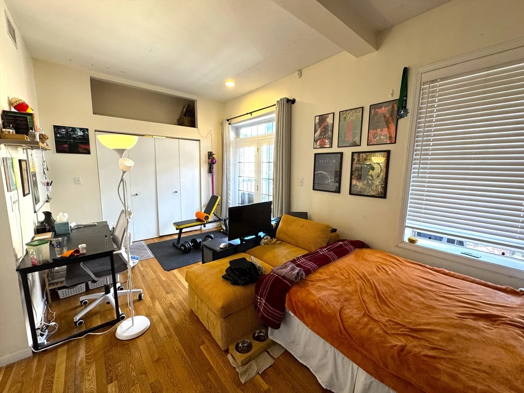 59 Fort Ave, Roxbury