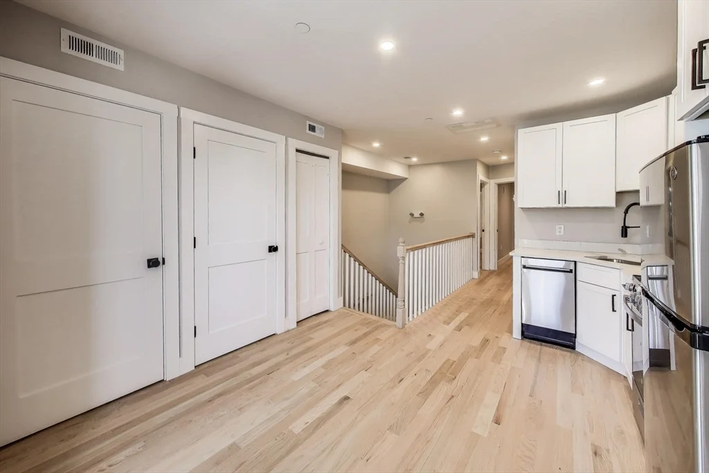 35 Delle Ave, Mission Hill