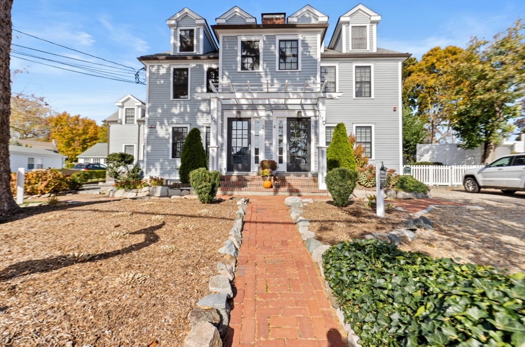 108 Elm St, Cohasset