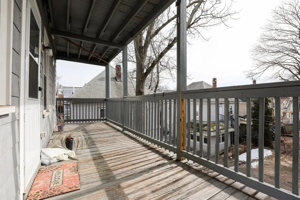 346 Faneuil St, Oak Square