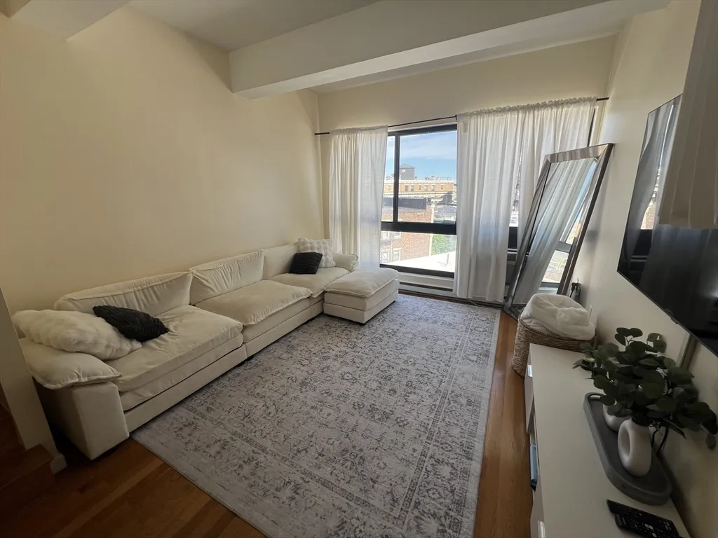 12 Stoneholm St, Fenway