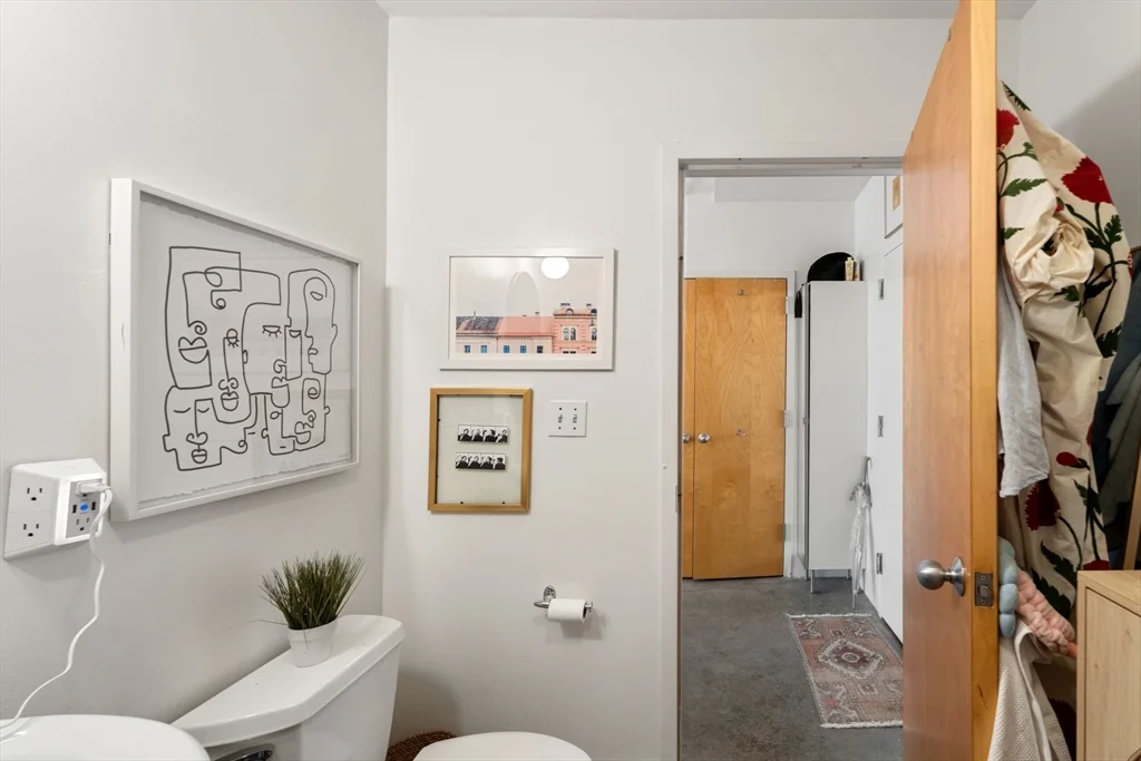 453 Washington St, Midtown