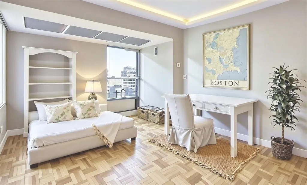 566 Commonwealth, Fenway