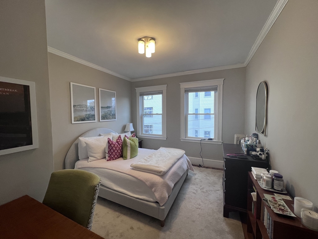 7 Roberts Rd, Harvard Square