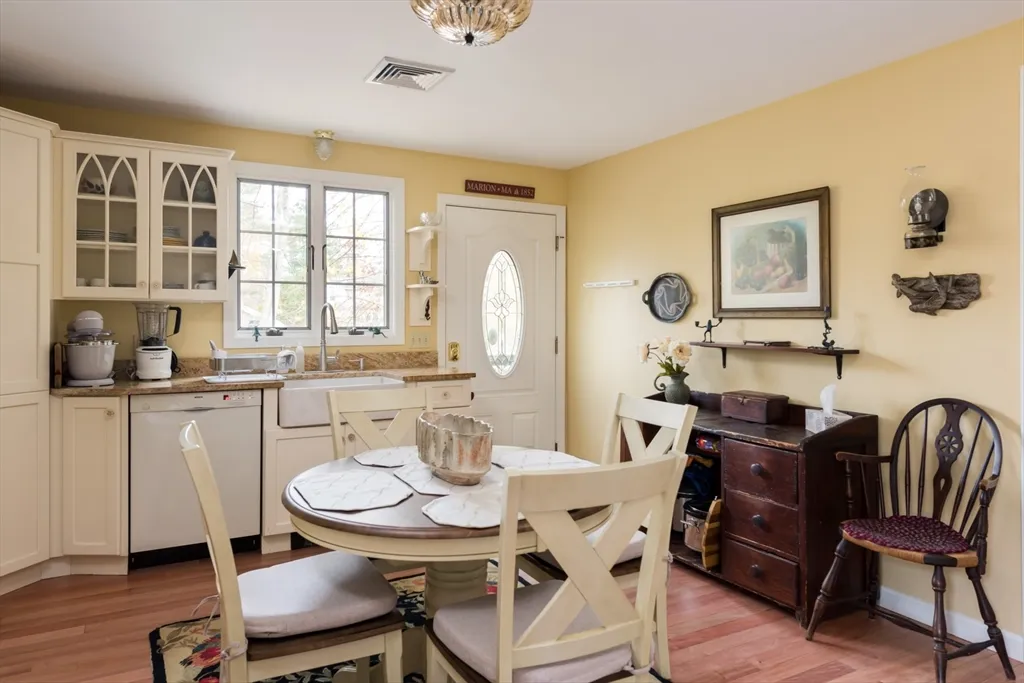 15 Parlowtown Rd, Marion