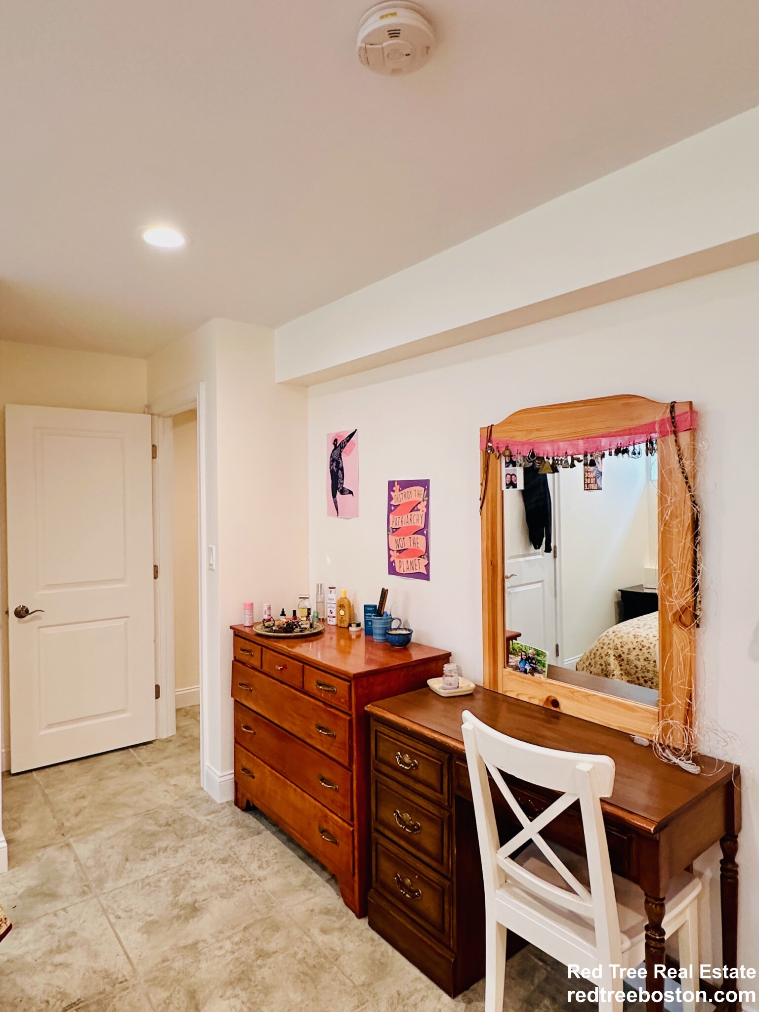 18 Senator Bolling Cir, Dorchester