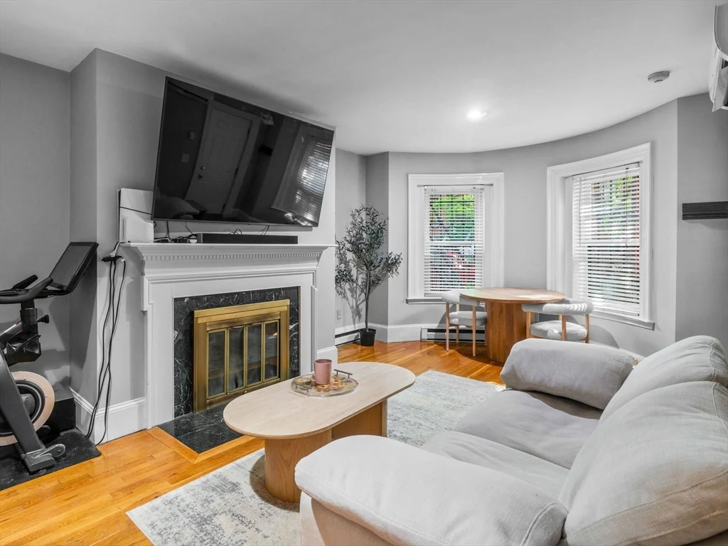 19 Greenwich Park, South End