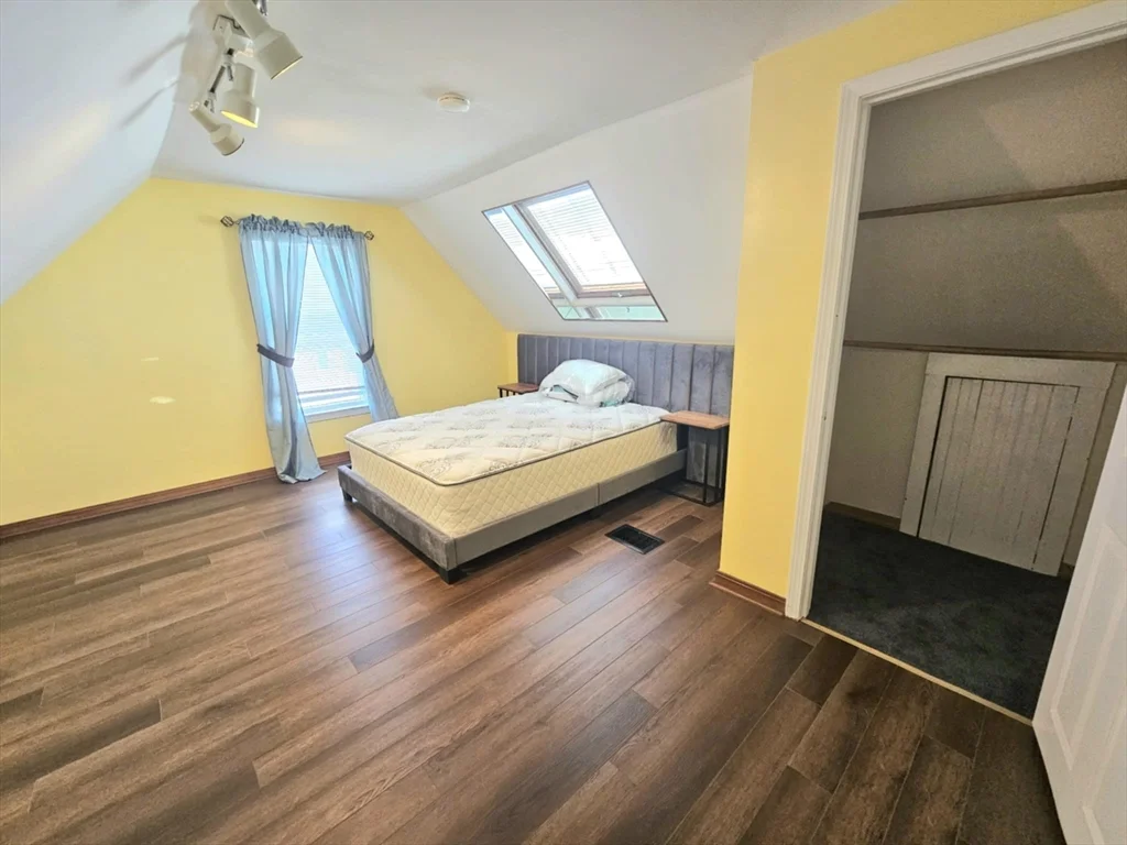 398 Charles St, Malden