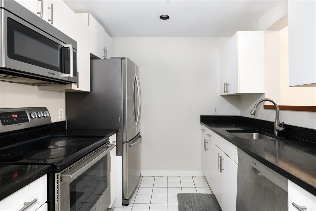 950 Massachusetts Ave, Riverside