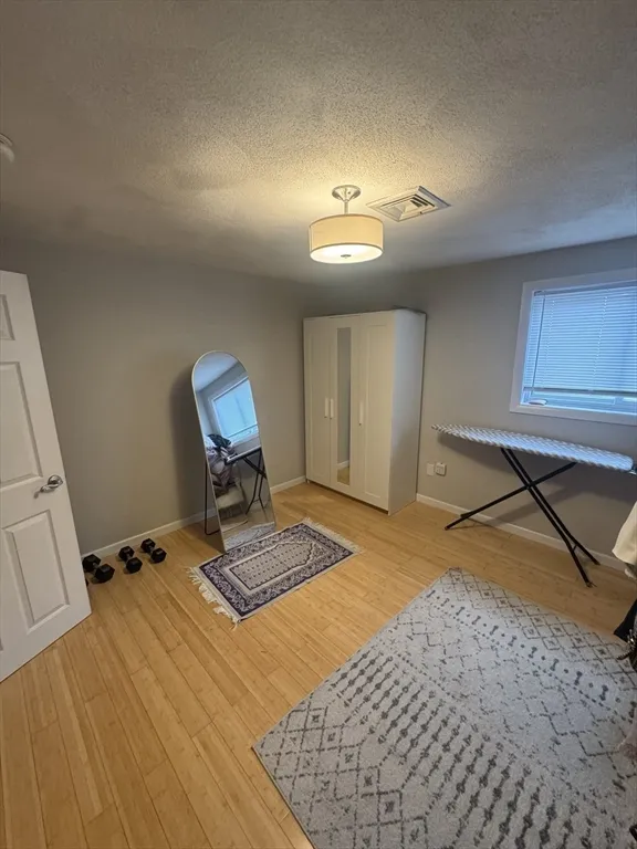 19 Skyline Dr, Malden