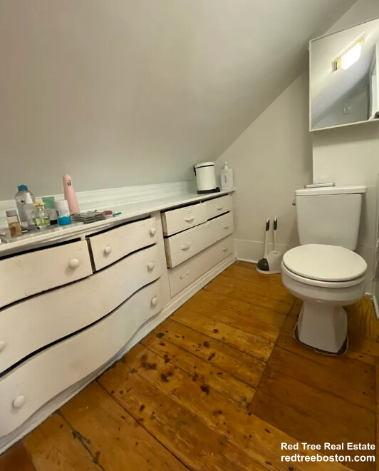 32 Irving St, Beacon Hill