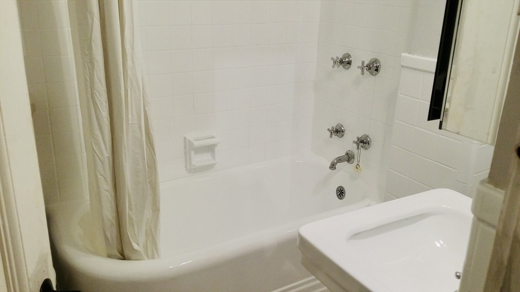 8 Garrison St, Back Bay