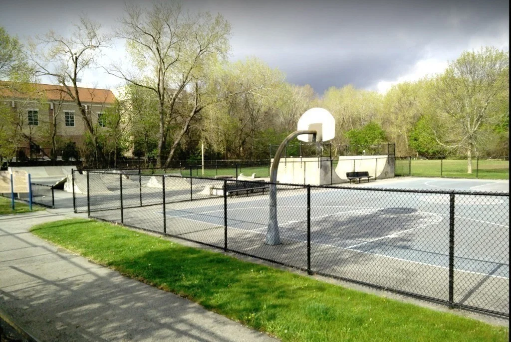 812 Moody St, South Side