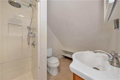 5 Murdock Ter, Brighton