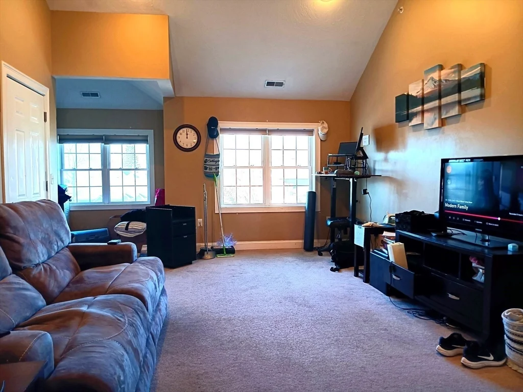 756 Moody St, Waltham