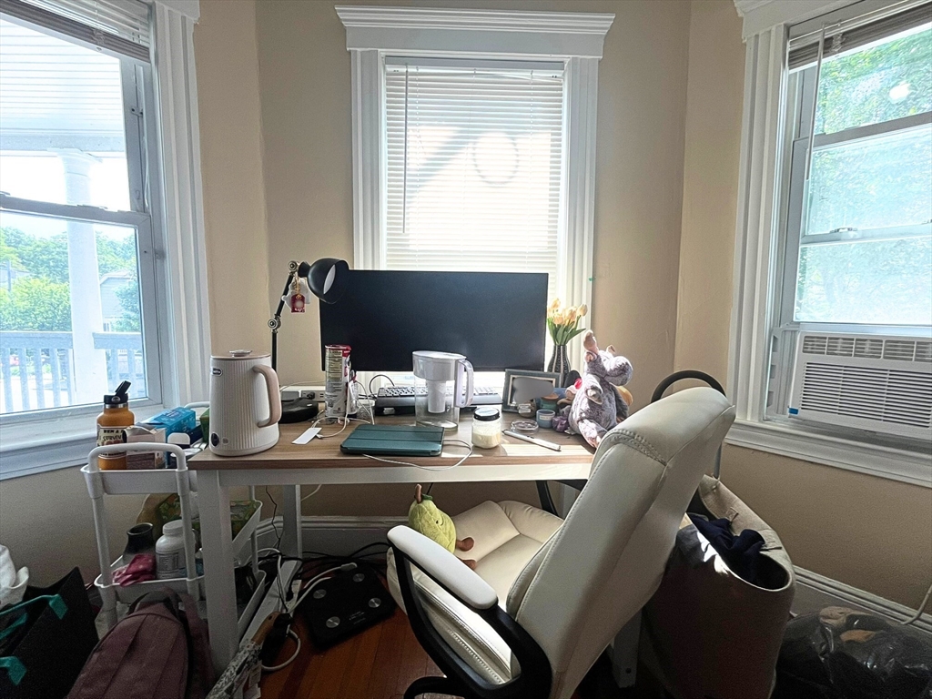 3907 Washington St, Jamaica Plain