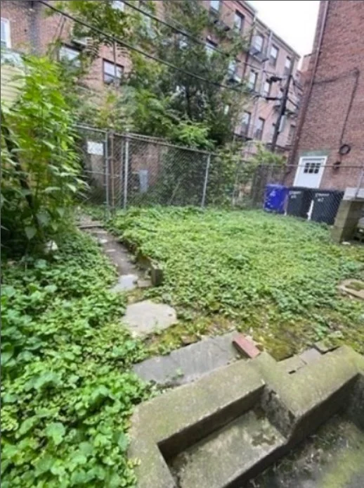 7 Johnny Ct, Chinatown