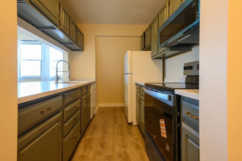 1440 Columbia Rd, South Boston