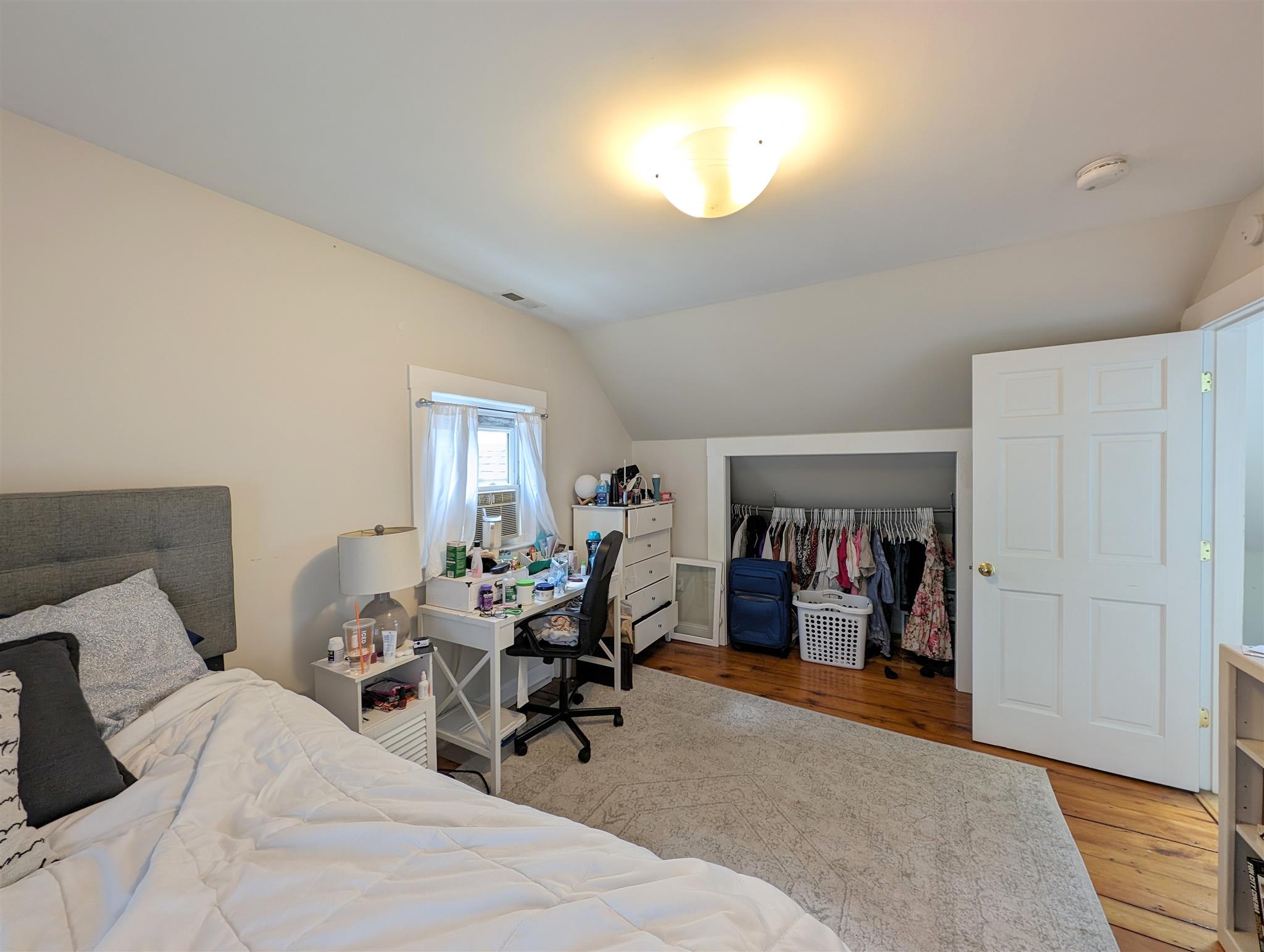 65 Medford St, South Medford