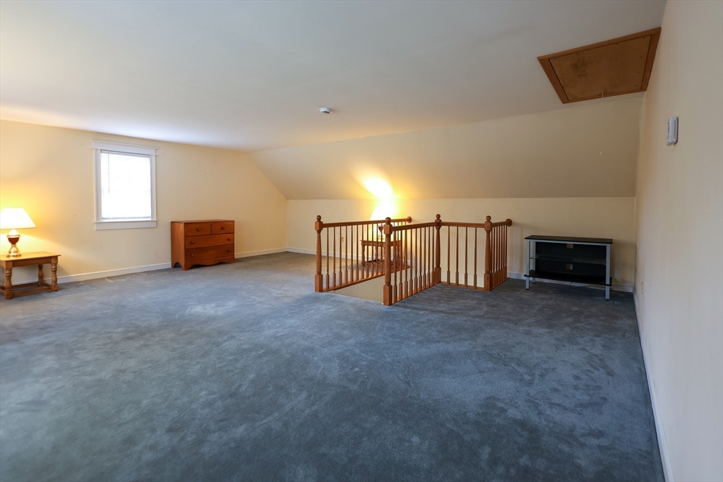 288 Goldthwaite Rd, Whitinsville