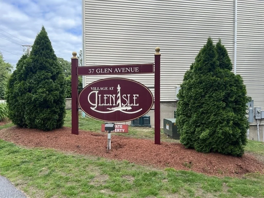 37 Glen Ave, Chelmsford