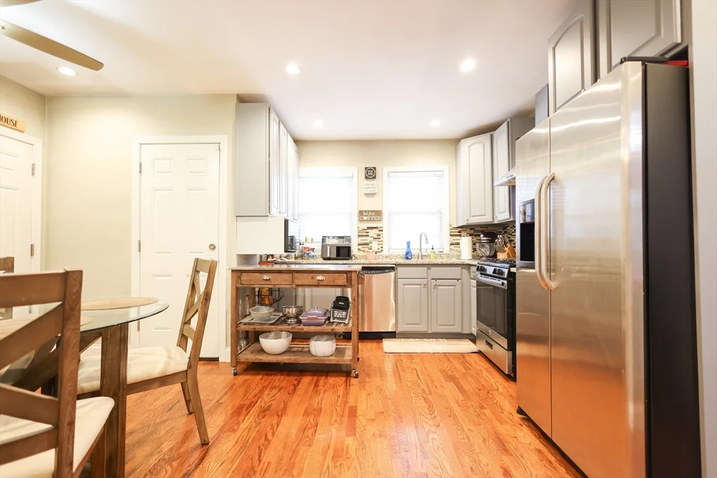 43-45 Belnel Rd, Hyde Park