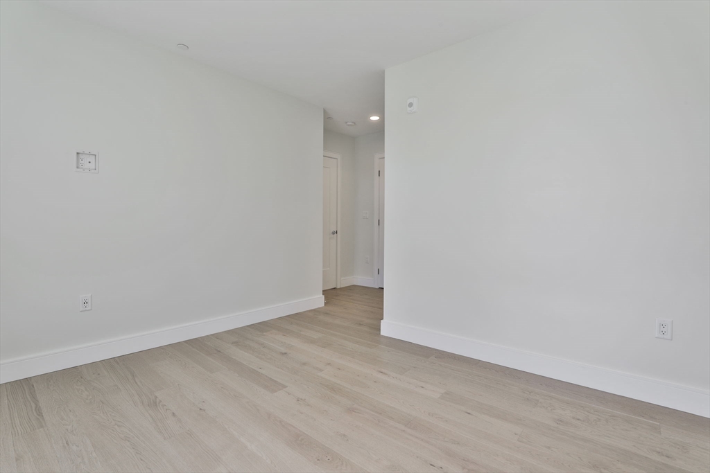 301 Border St, East Boston