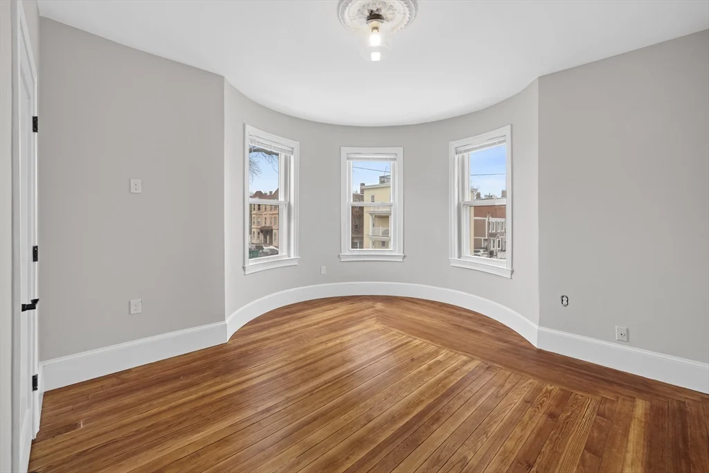 921-923 East Broadway, South Boston