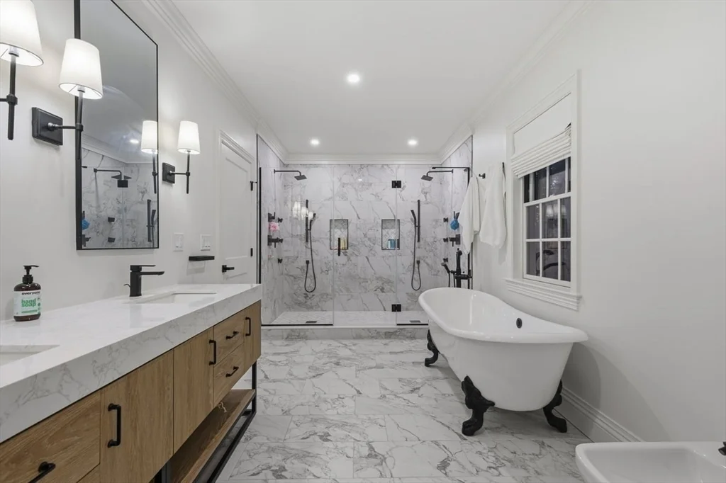 959 Chestnut St, Newton