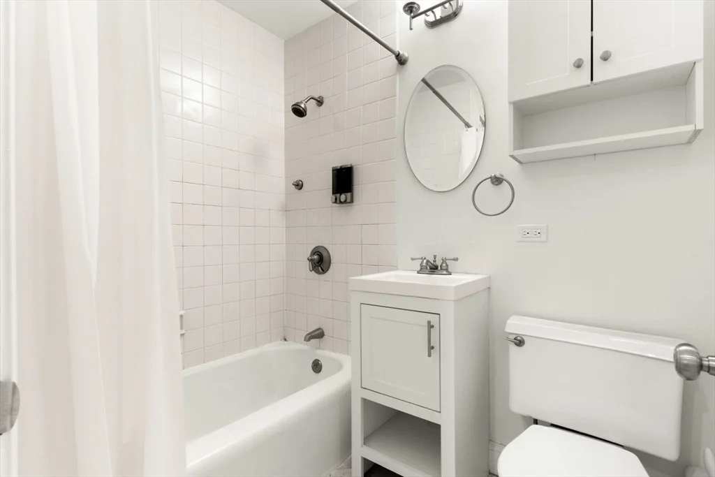 394 Marlborough St, Back Bay