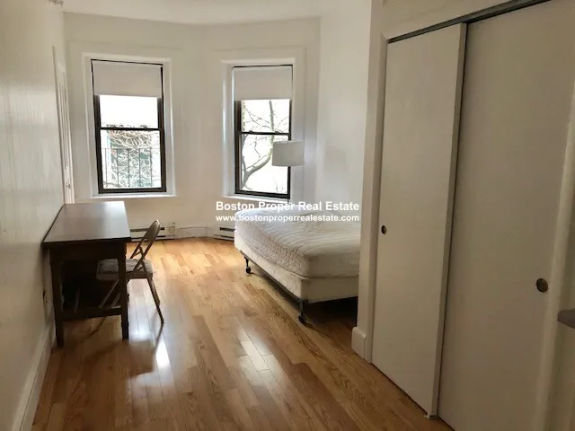 248 Newbury St, Back Bay