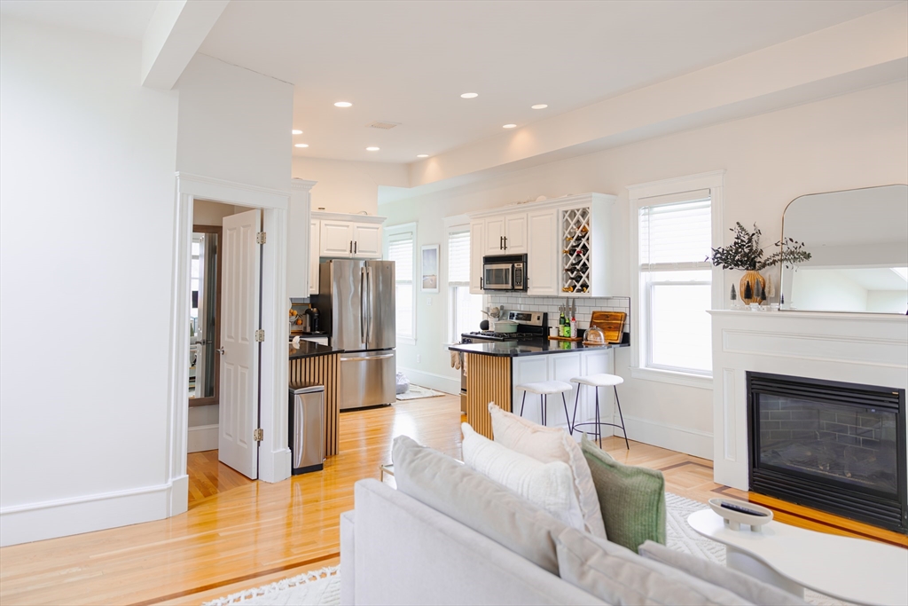 663 E 7th, South Boston