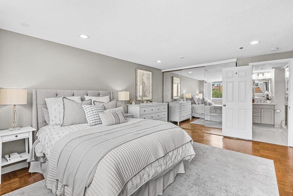 357 Commercial St, Waterfront