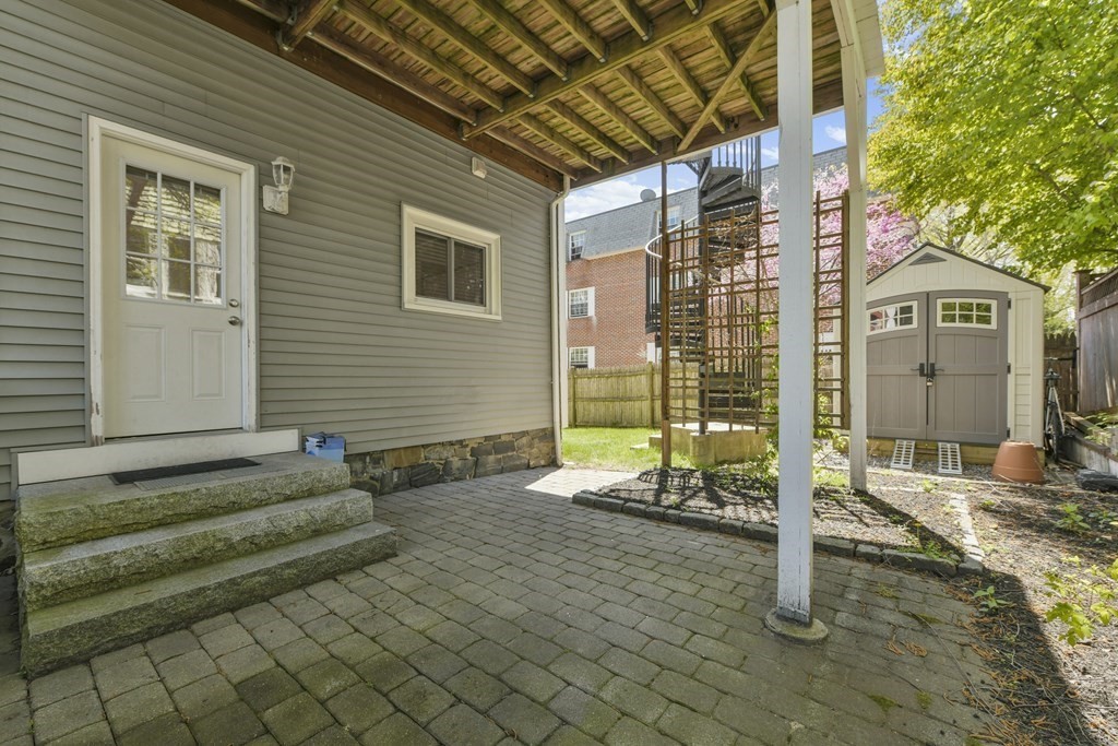 156 Sycamore St, Winter Hill