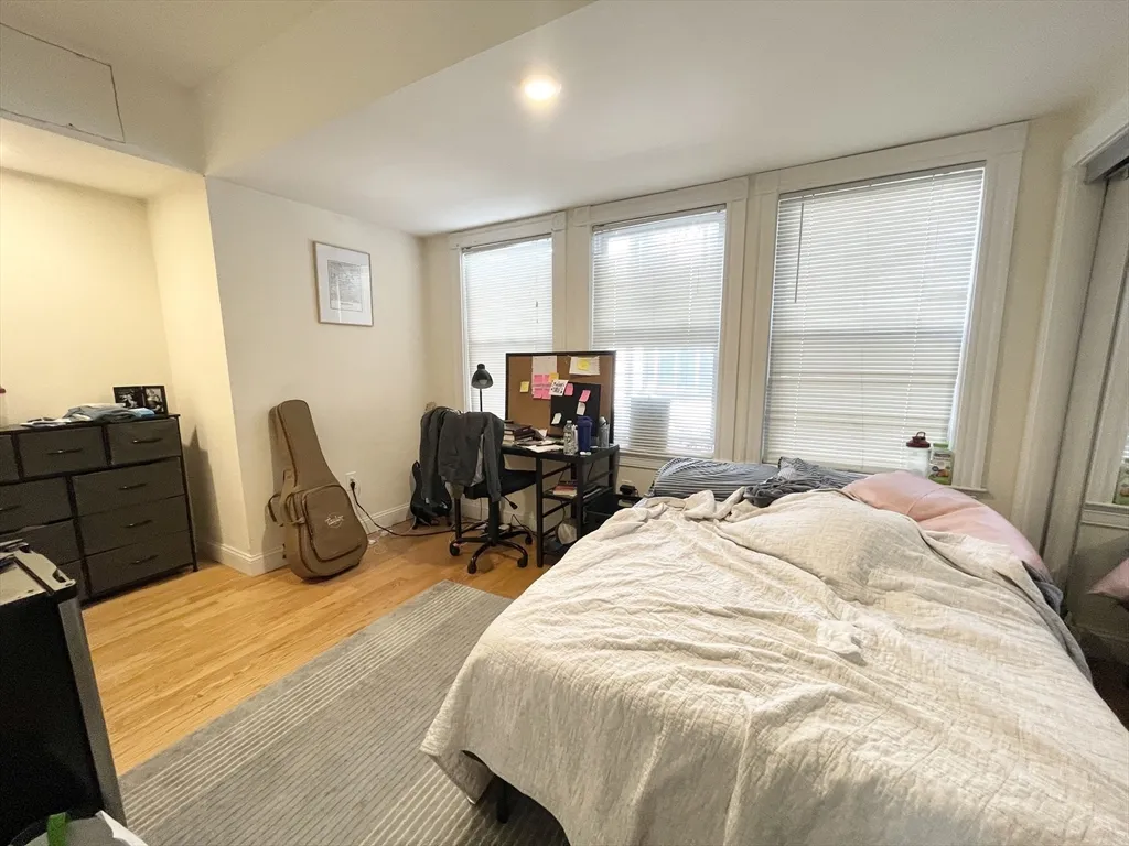 275 Dorchester, Boston