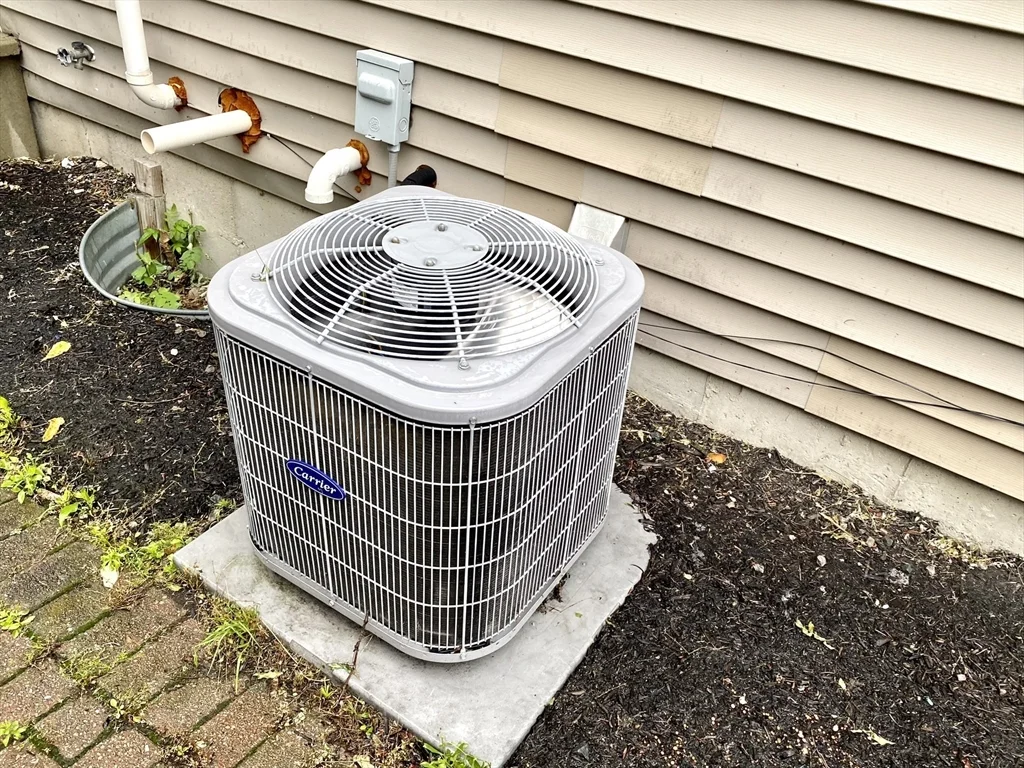 2591 Washington St, Roxbury