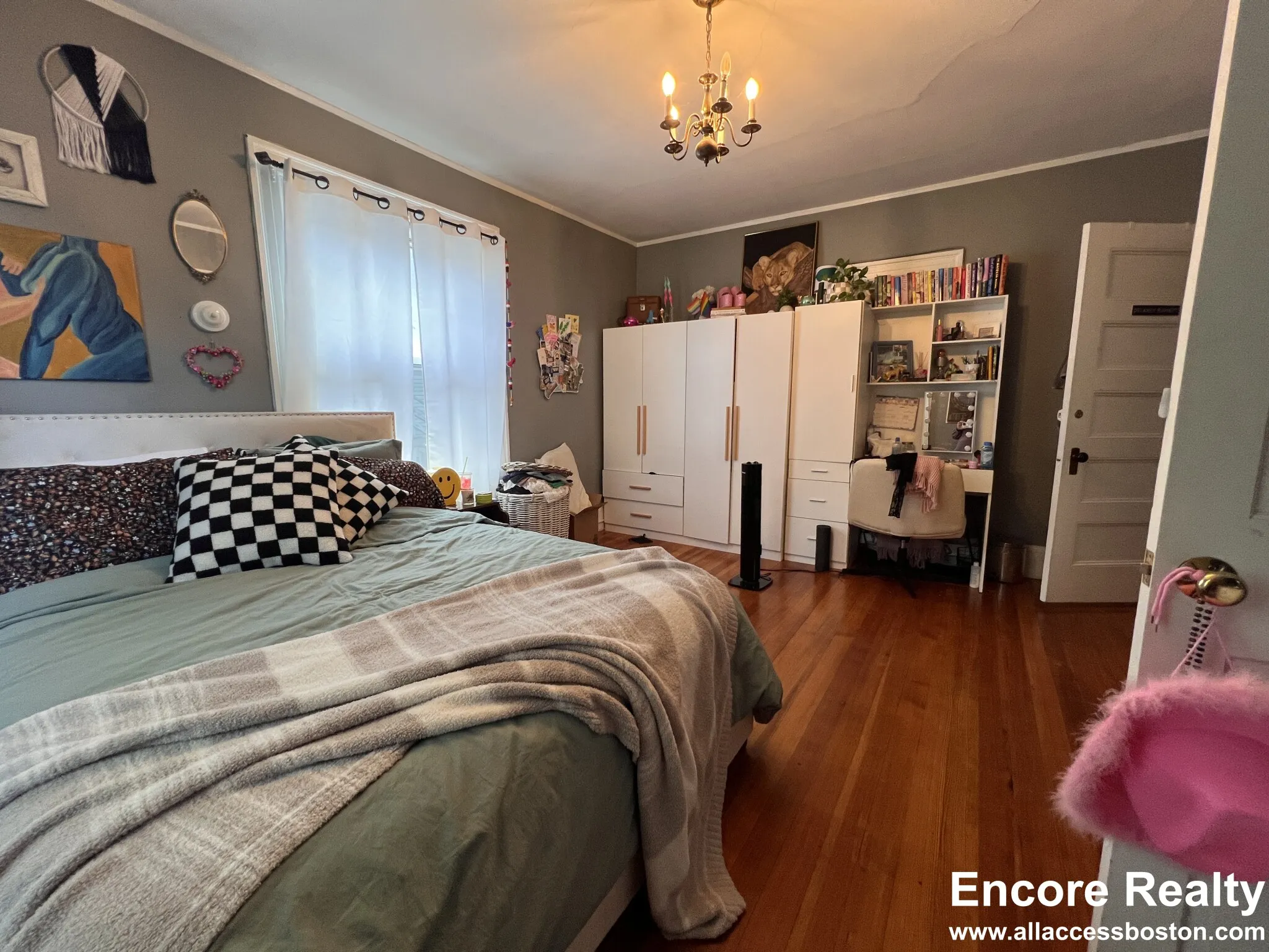 9 Kenwood St, North Brookline