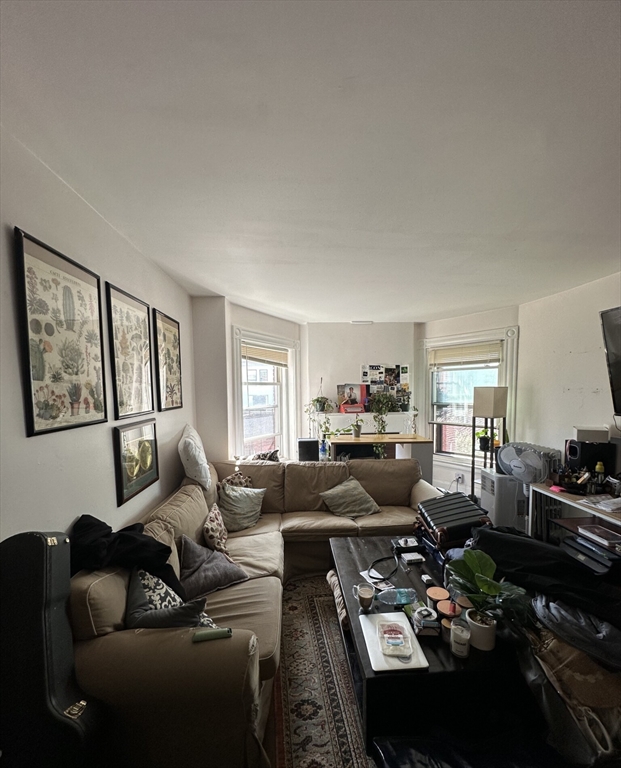 847 Beacon St, Fenway