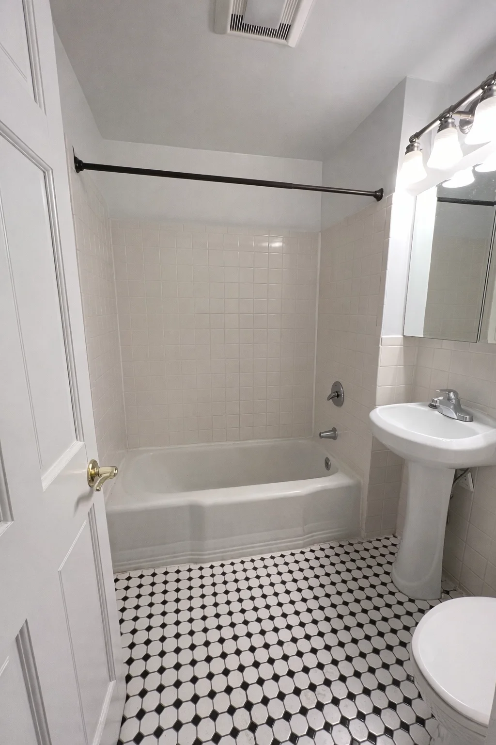 674 Washington St, Coolidge Corner