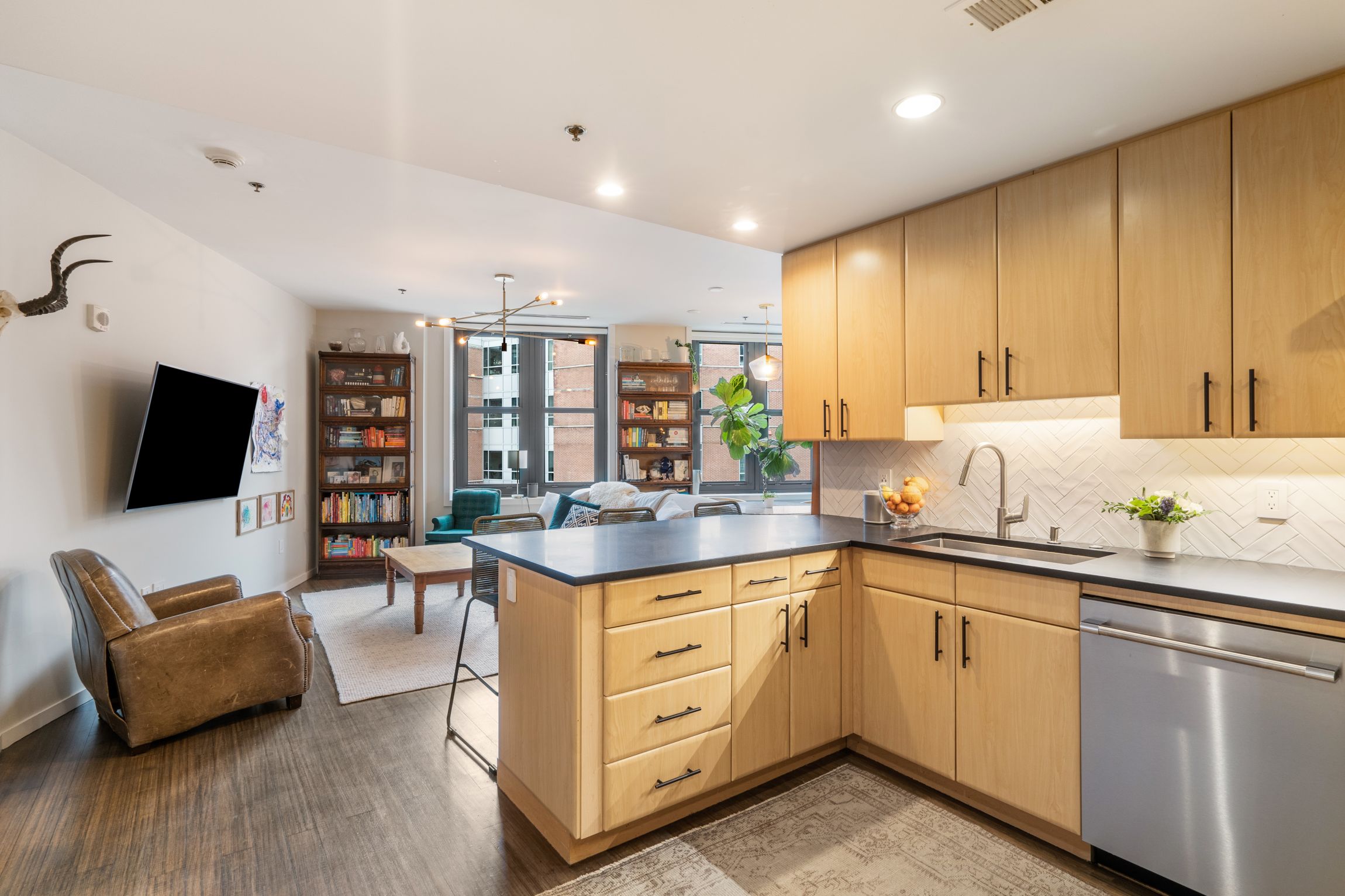 2 bed, 2 bath apartment for rent at 9 W Broadway Unit 525, South Boston — photo 13 of 31