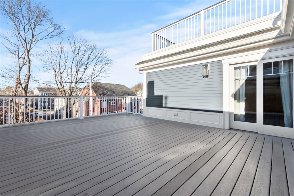 44 Maple St, Danvers