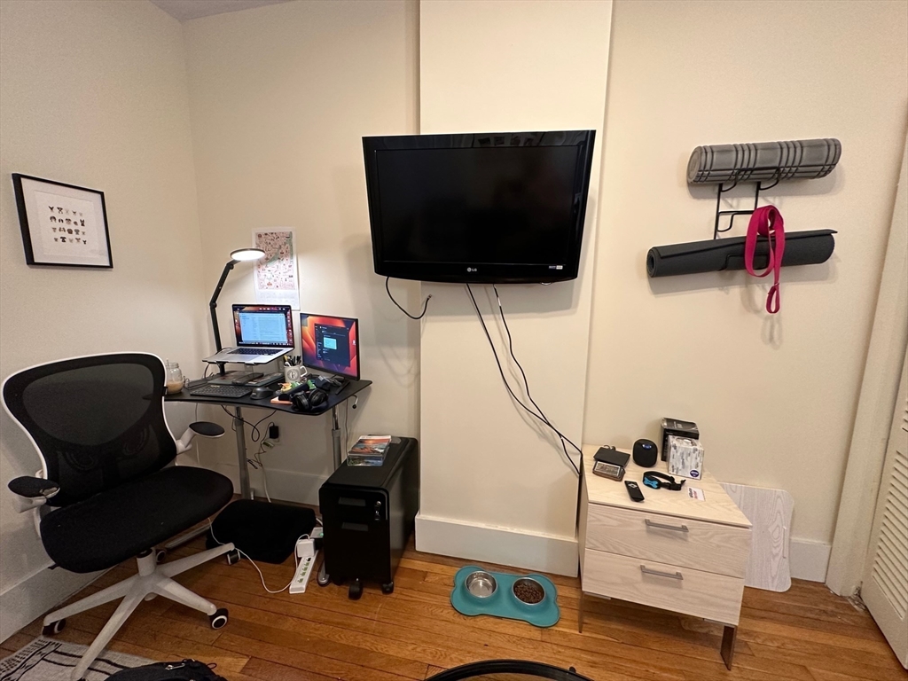 11 Irving St, Beacon Hill