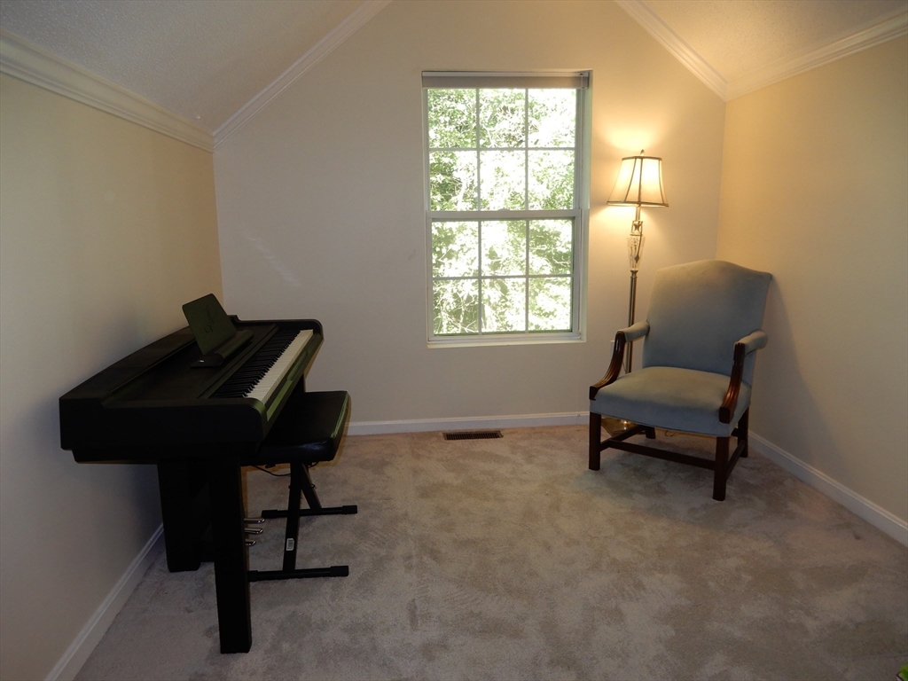 5 Bradshaw Ln, Foxboro