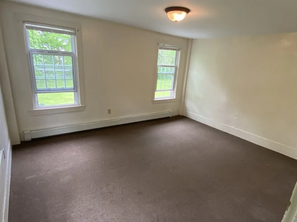 797 Main St, Amherst