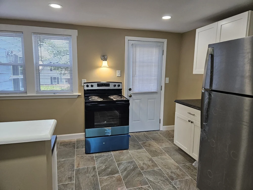 44 Chestnut St, Marlborough