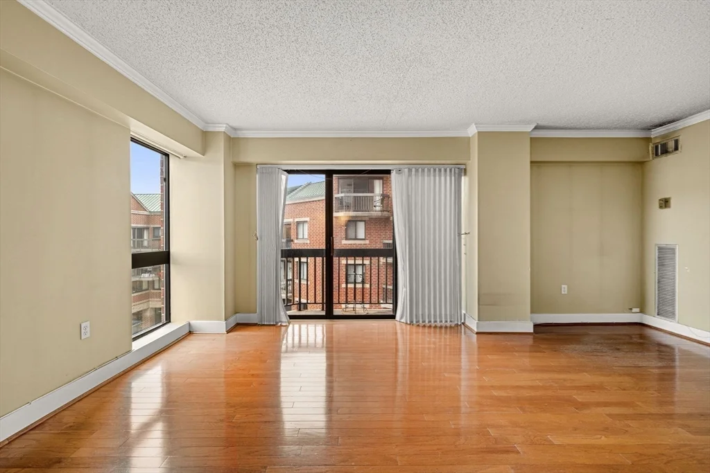 15 North Beacon St, Allston
