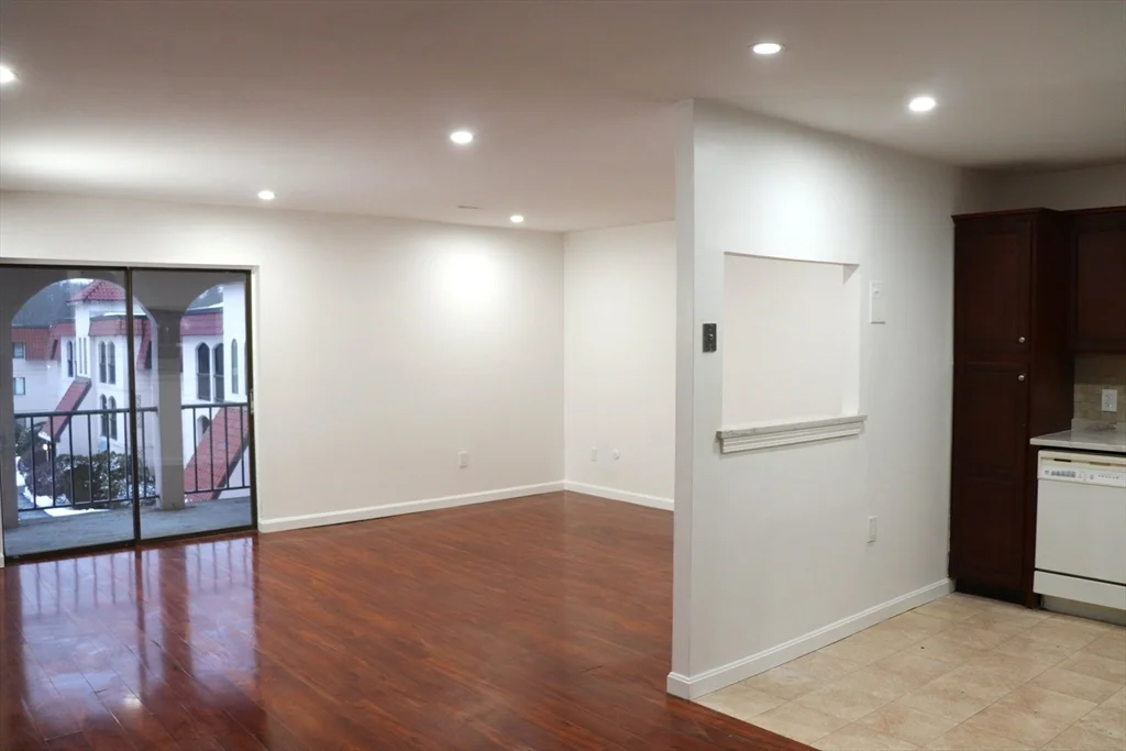 685 Oak St, Brockton